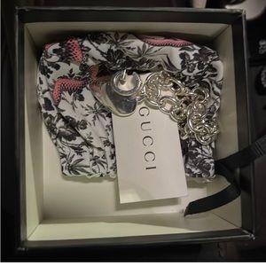 Gucci heart braclet like new.  Price FIRM